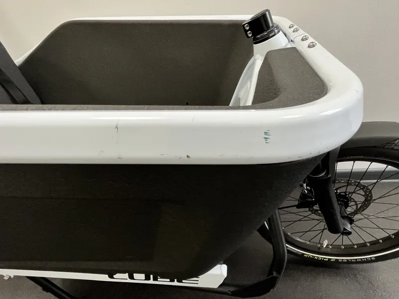 EX DISPLAY Cube Cargo Hybrid 500 Electric Cargo Bike 2023 in Flash White Black-4